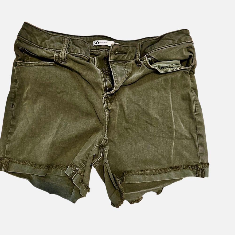 SO Olive‎ Green Denim Shorts Frayed Hem Casual Comfy Women's Size 9W